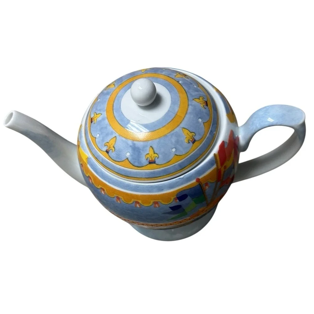 Williams-Sonoma Teapot & Lid Porcelain Montgolfiere‎ Hot Air Balloon Pattern